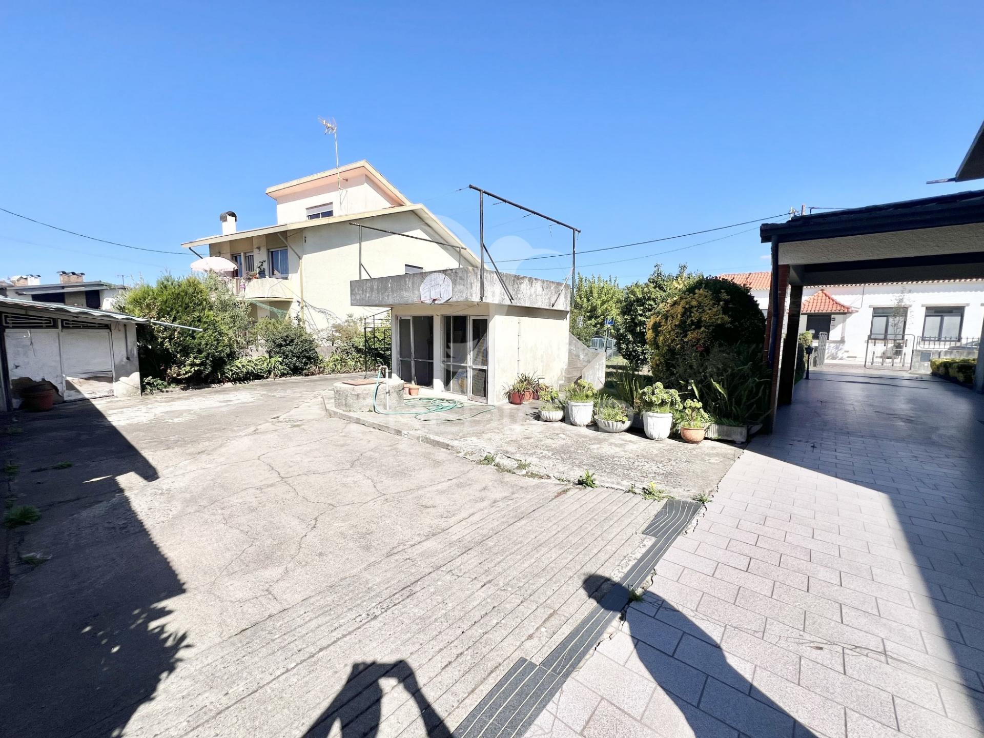 Moradia 4 frentes | garagem | arrumos | jardim