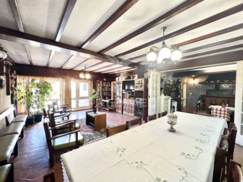 Moradia 4 frentes | garagem | arrumos | jardim