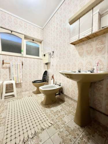 Moradia 4 frentes | garagem | arrumos | jardim