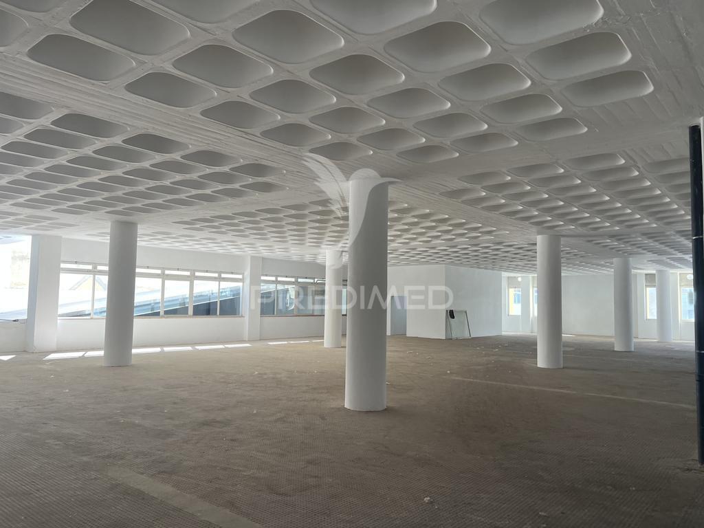 Armazém em são joão da talha