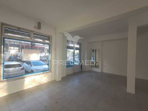 Loja para arrendamento, urbanização da anta – agualva-cacém