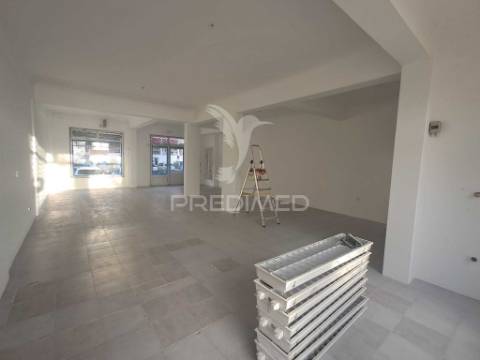 Loja para arrendamento, urbanização da anta – agualva-cacém