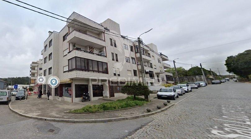 T2 recuado com lugar de garagem totalmente renovado vila nova de gaia