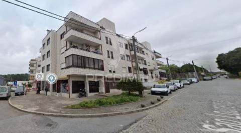T2 recuado com lugar de garagem totalmente renovado vila nova de gaia