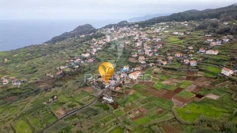 Moradia t3 para renovação, santa, porto moniz