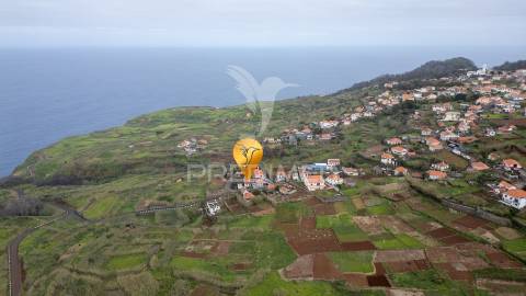 Moradia t3 para renovação, santa, porto moniz