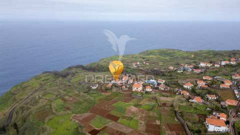 Moradia t3 para renovação, santa, porto moniz