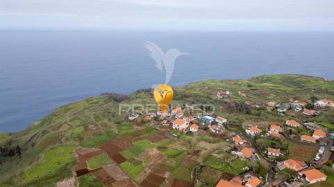 Moradia t3 para renovação, santa, porto moniz