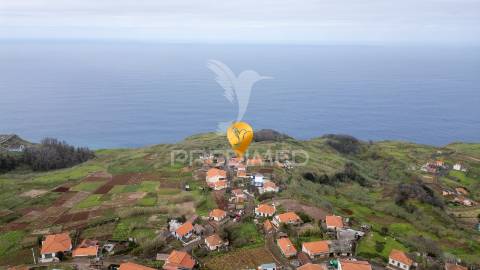 Moradia t3 para renovação, santa, porto moniz