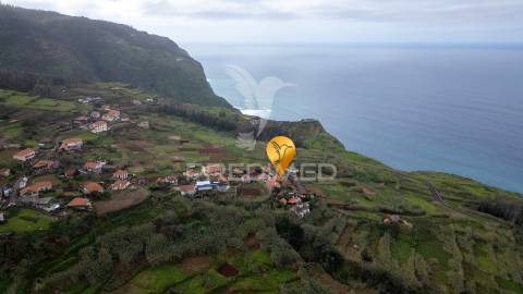 Moradia t3 para renovação, santa, porto moniz