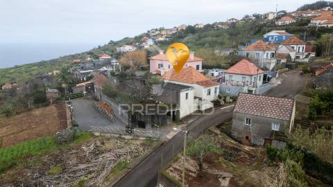 Moradia t3 para renovação, santa, porto moniz