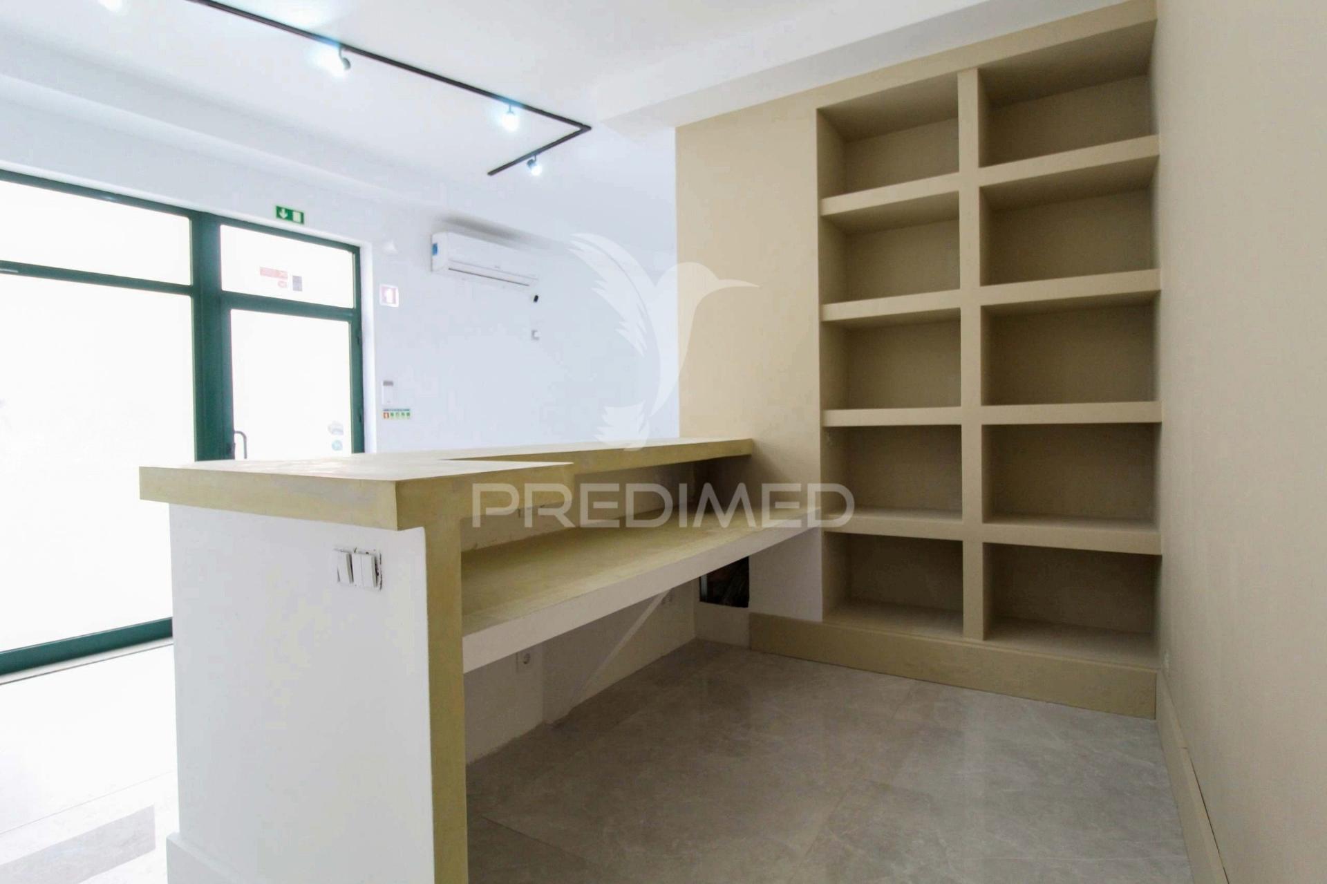 Loja na baixa da cidade de olhão