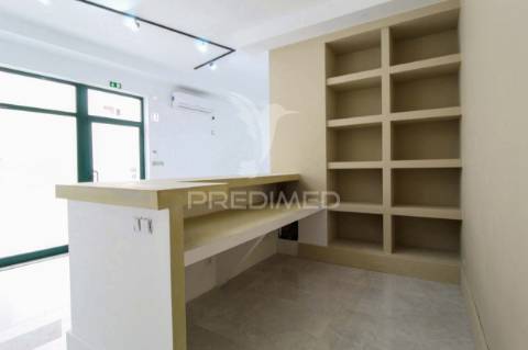 Loja na baixa da cidade de olhão