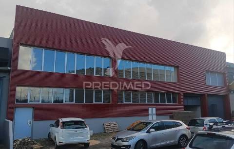 Armazém com área 750 m2 junto ao aeroporto lisboa