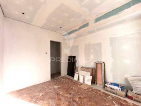 Apartamento t3 | equipado | remodelado | amadora