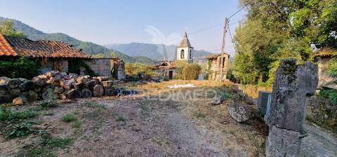 ? casa de aldeia para reconstruir – rio caldo, terras de bouro