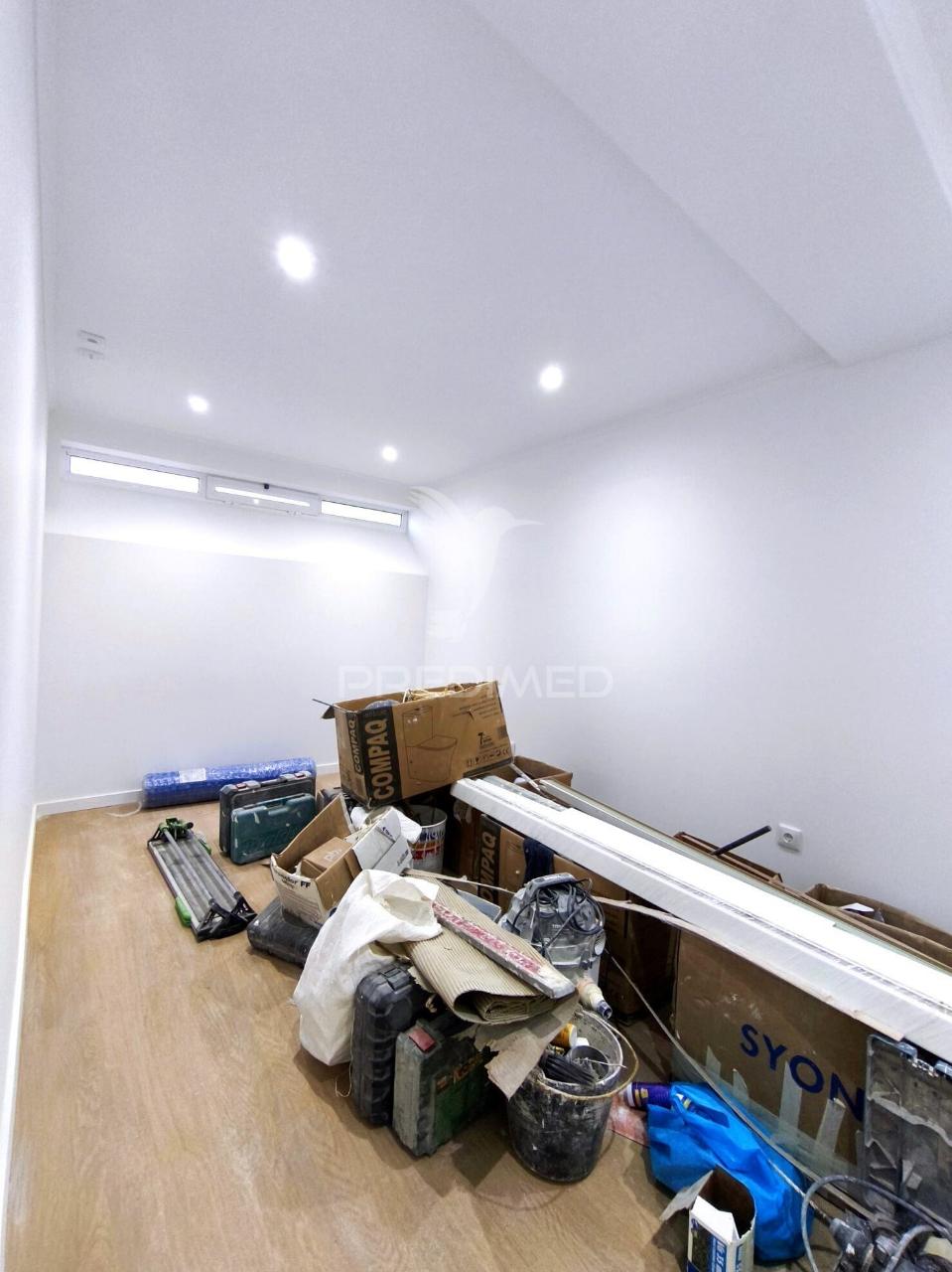 Apartamento t2 | remodelado | venteira | amadora