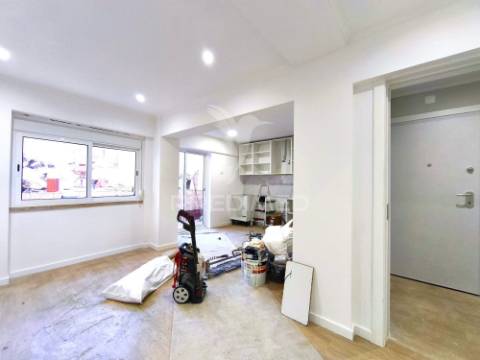 Apartamento t2 | remodelado | venteira | amadora