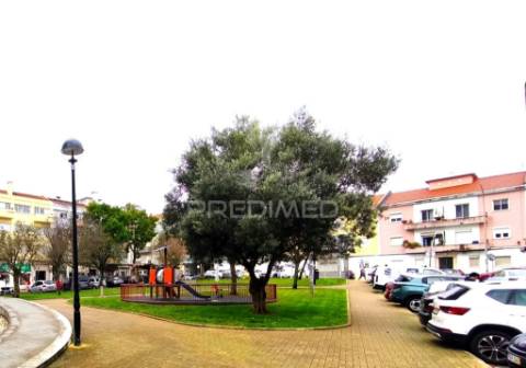 Apartamento t2 | remodelado | venteira | amadora