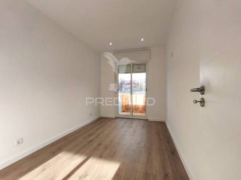 Apartamento t3 | remodelado | damaia de cima | amadora