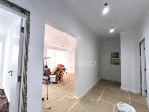 Apartamento t3 | remodelado | queluz | sintra