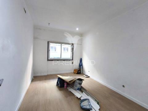 Apartamento t3 | remodelado | queluz | sintra