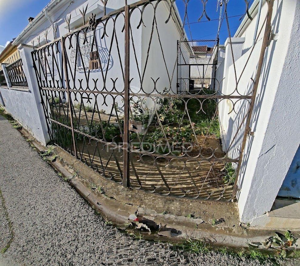 Moradia com grande quintal