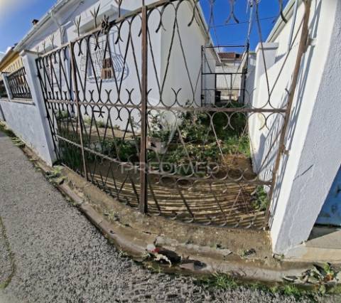 Moradia com grande quintal