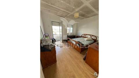 Moradia com grande quintal