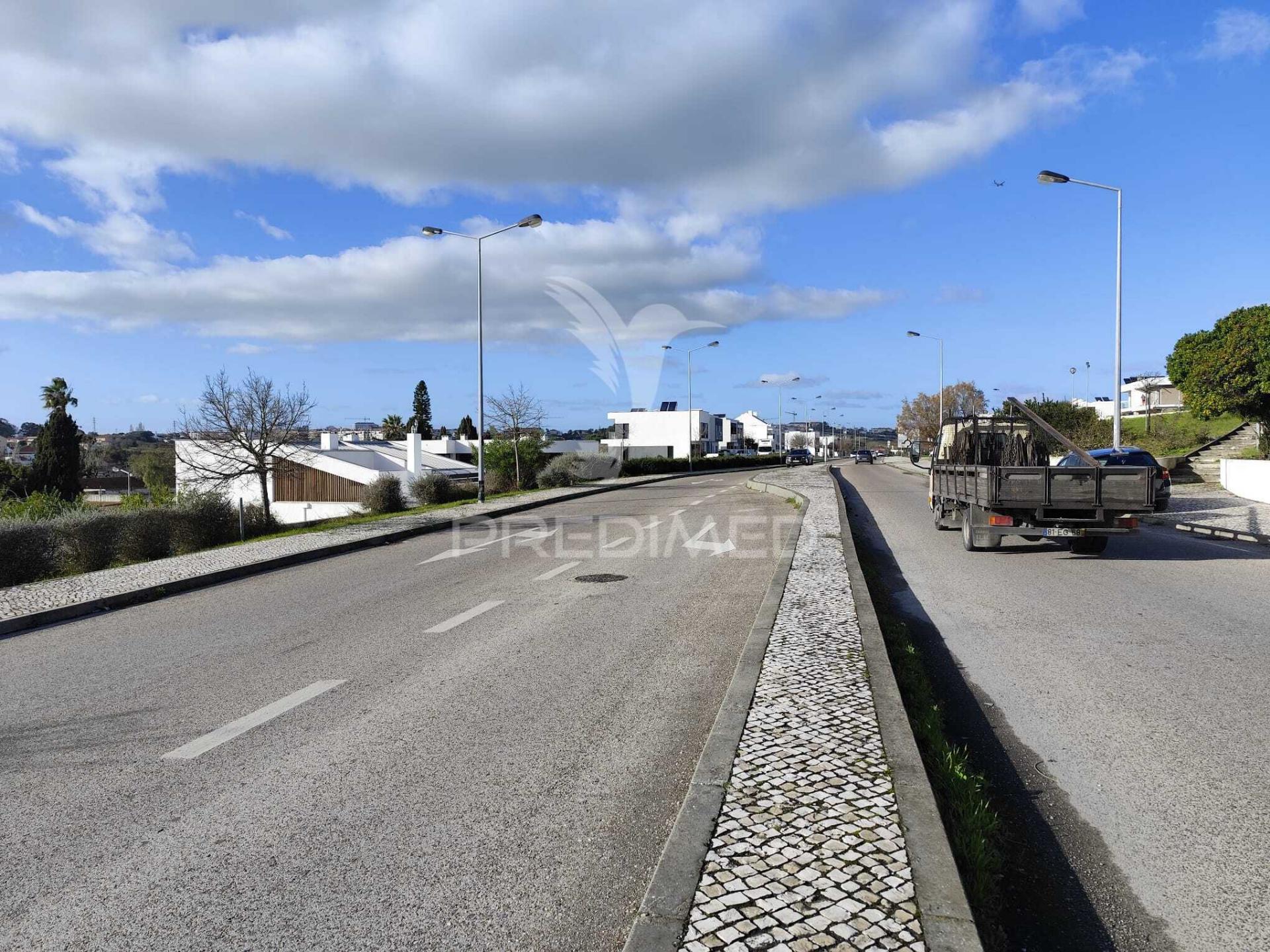 Terreno com projecto aprovado