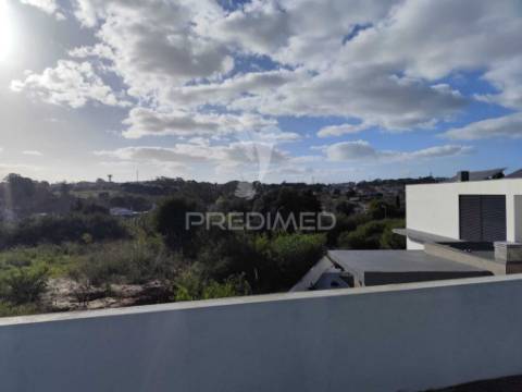 Terreno com projecto aprovado