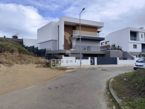 Terreno com projecto aprovado