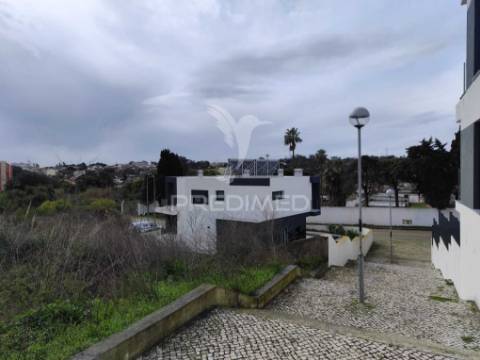 Terreno com projecto aprovado