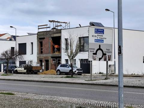 Terreno com projecto aprovado