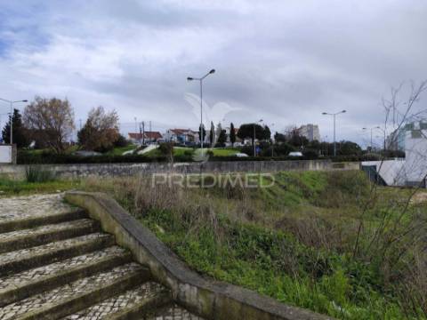 Terreno com projecto aprovado