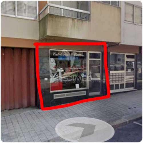 Loja com 150 m2 para arrendamento.