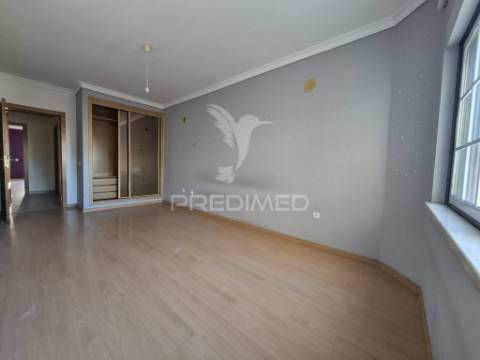 Vende se t3 147,81m2 pinhal novo