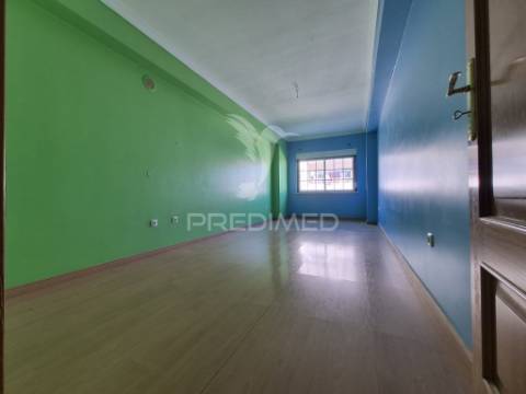 Vende se t3 147,81m2 pinhal novo