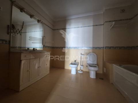 Vende se t3 147,81m2 pinhal novo