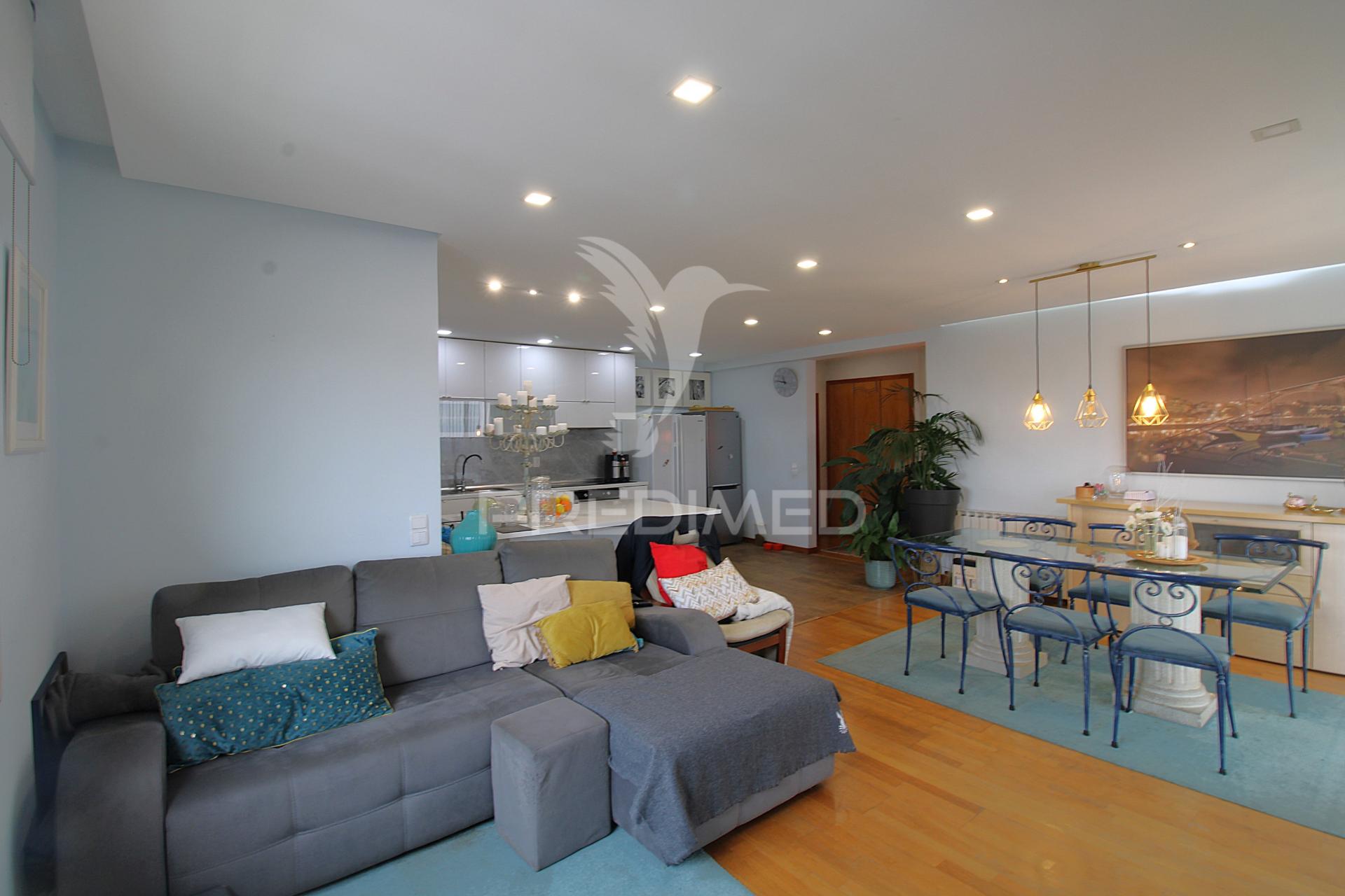 T3 em nogueira, com varanda e 2 lugares de garagem