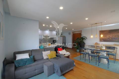 T3 em nogueira, com varanda e 2 lugares de garagem