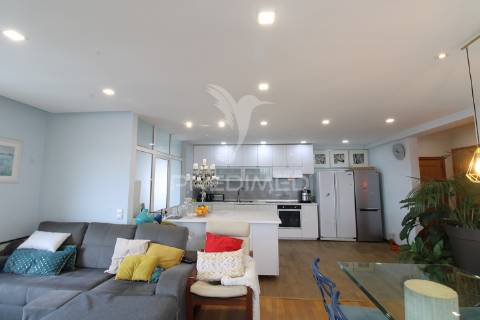 T3 em nogueira, com varanda e 2 lugares de garagem