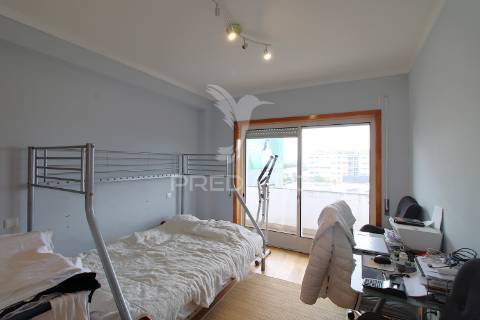 T3 em nogueira, com varanda e 2 lugares de garagem