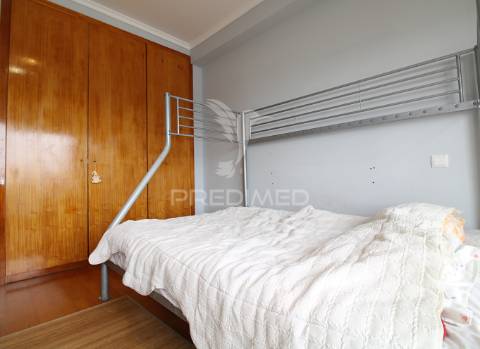 T3 em nogueira, com varanda e 2 lugares de garagem