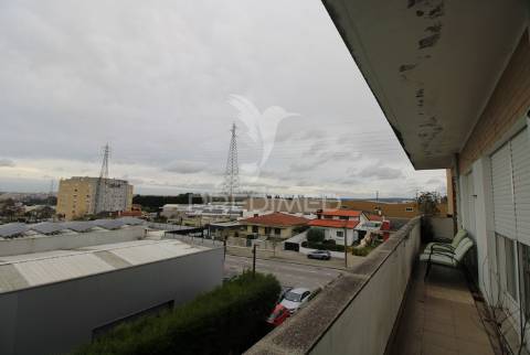 T3 em nogueira, com varanda e 2 lugares de garagem