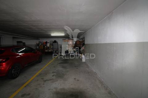 T3 em nogueira, com varanda e 2 lugares de garagem