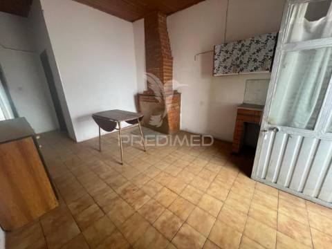 Prédio em propriedade total com elevado potencial de investimento – morais, macedo de cavaleiros