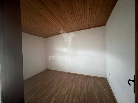 Prédio em propriedade total com elevado potencial de investimento – morais, macedo de cavaleiros