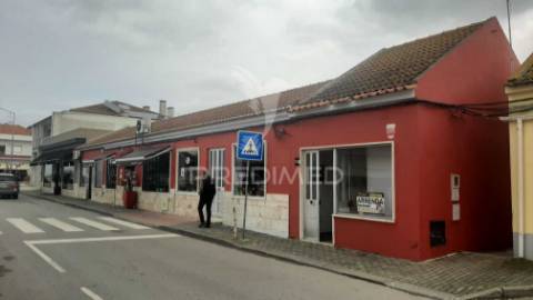 Oportunidade única de arrendamento – loja central no faralhão