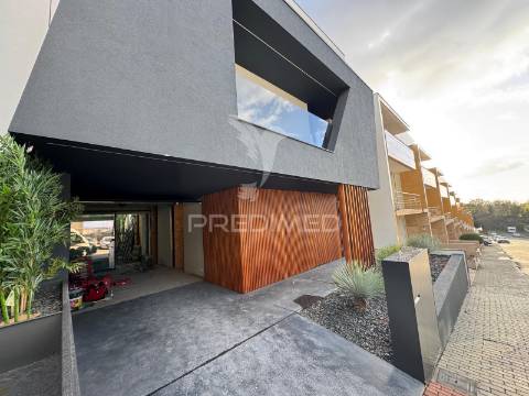 Moradia t3+1 - azurém guimarães